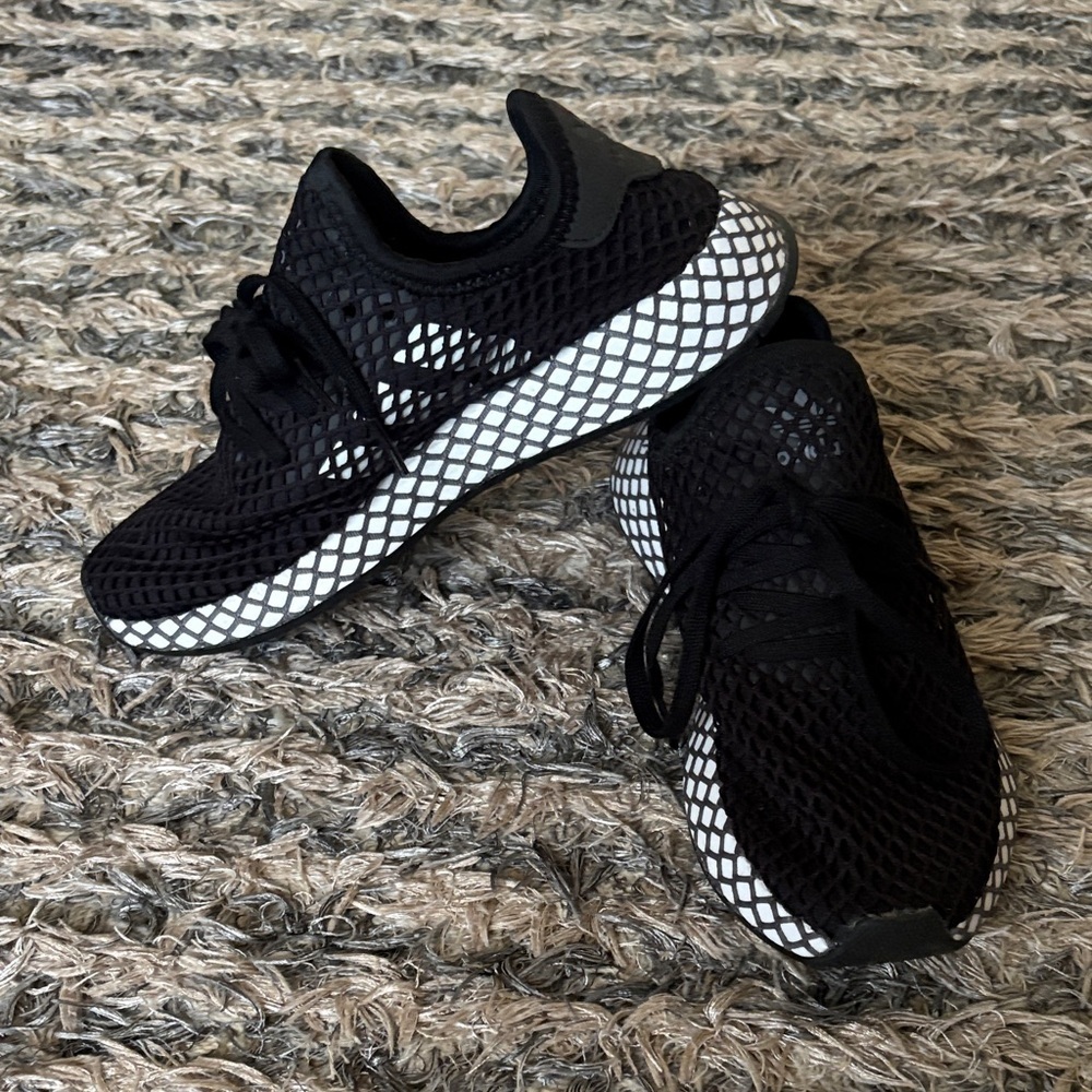 adidas Black Mesh Trending Sneakers, Fit Women’s Size 6